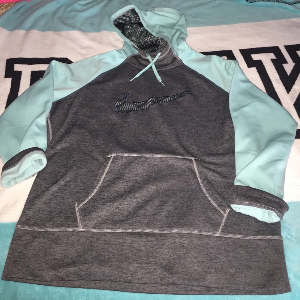 Nike Jacket💚FIRM